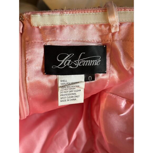 La Femme Long Pink Prom Dress with Gem Bordered Neckline and Beads Size 0 - Picture 4 of 8
